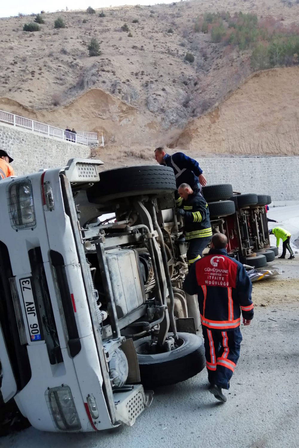 TIR kazası korkuttu 6