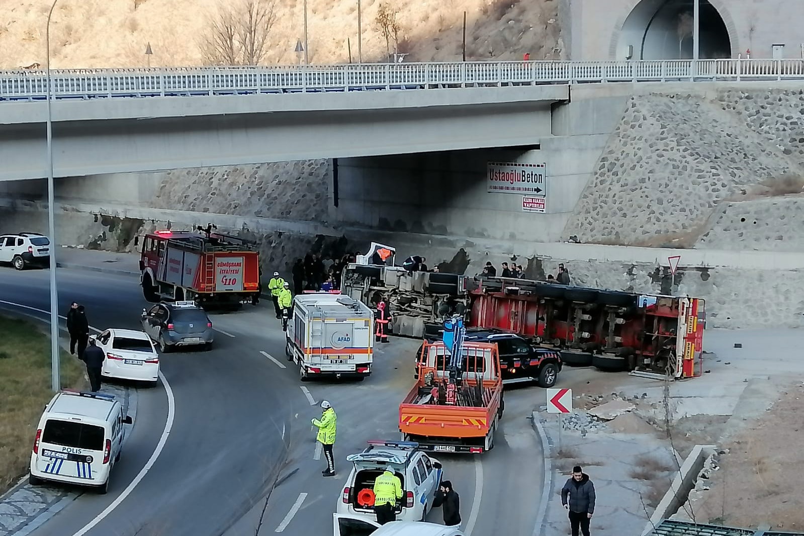 TIR kazası korkuttu 4