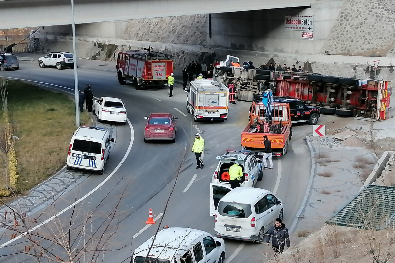 TIR kazası korkuttu 2