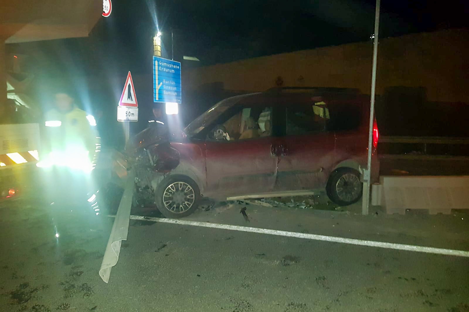 Kürtün kavşağında kaza: 1 yaralı 5