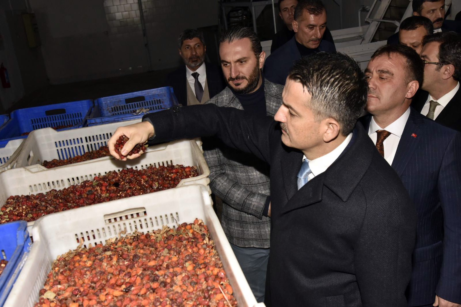 Bakan Pakdemirli ‘Akıllı İnek’ projesinin açılışını gerçekleştirdi, Gümüşsu Fabrikasını inceledi 8