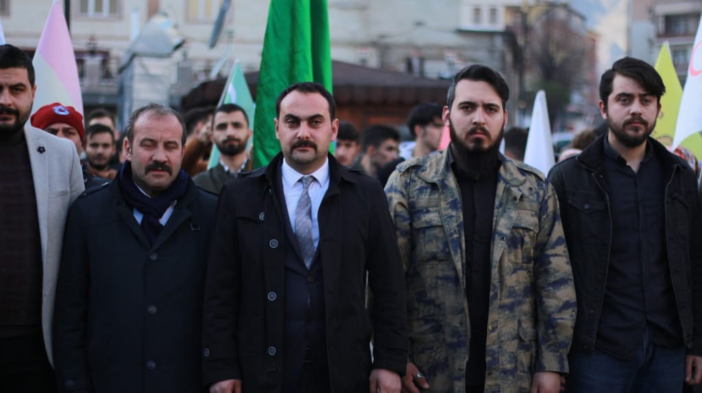 Ülkü Ocakları: Yaşasın tam bağımsız Doğu Türkistan 4