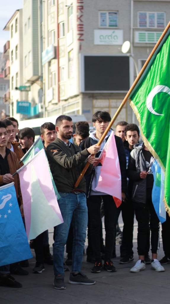 Ülkü Ocakları: Yaşasın tam bağımsız Doğu Türkistan 6