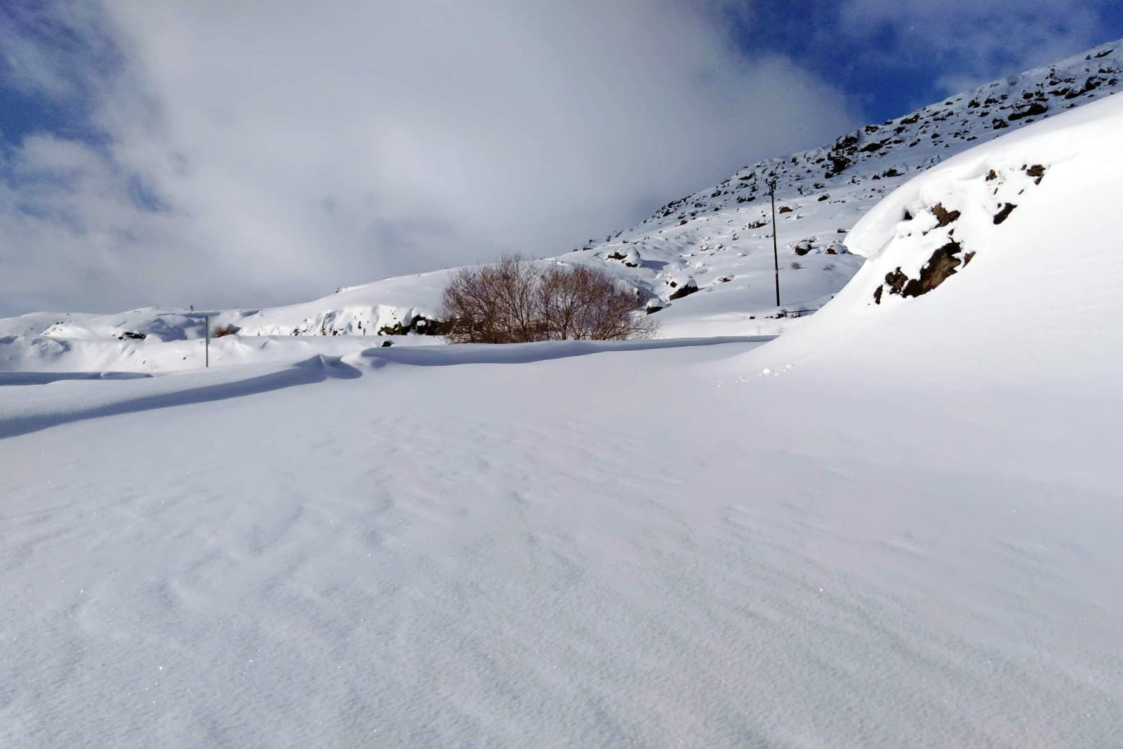 Gümüşhane köy yollarında karla mücadele çalışmaları devam ediyor 2