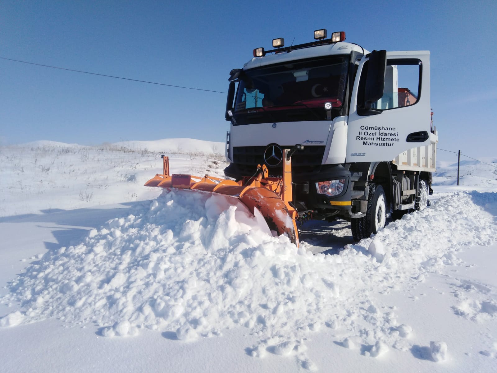 Gümüşhane köy yollarında karla mücadele çalışmaları devam ediyor 8