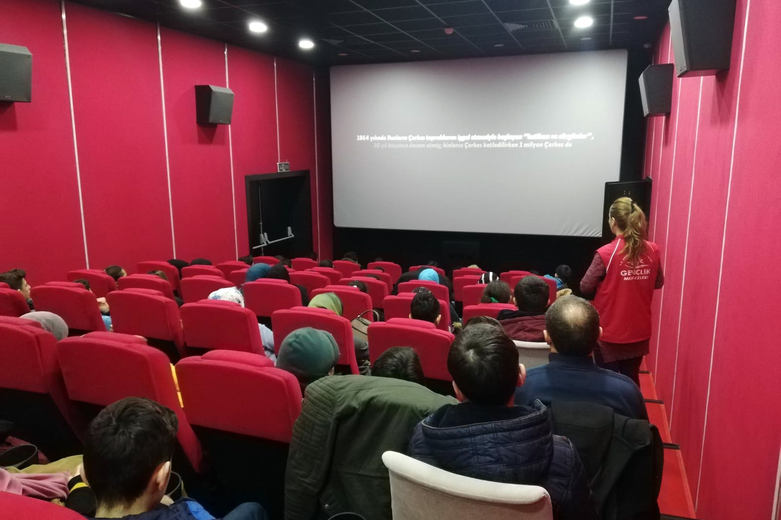 Gençlik Merkezi 284 gence Sarıkamış temalı sinema filmi izletti 10
