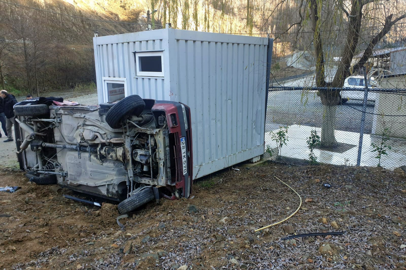 Kürtün’de otomobil takla attı: 2 yaralı 3