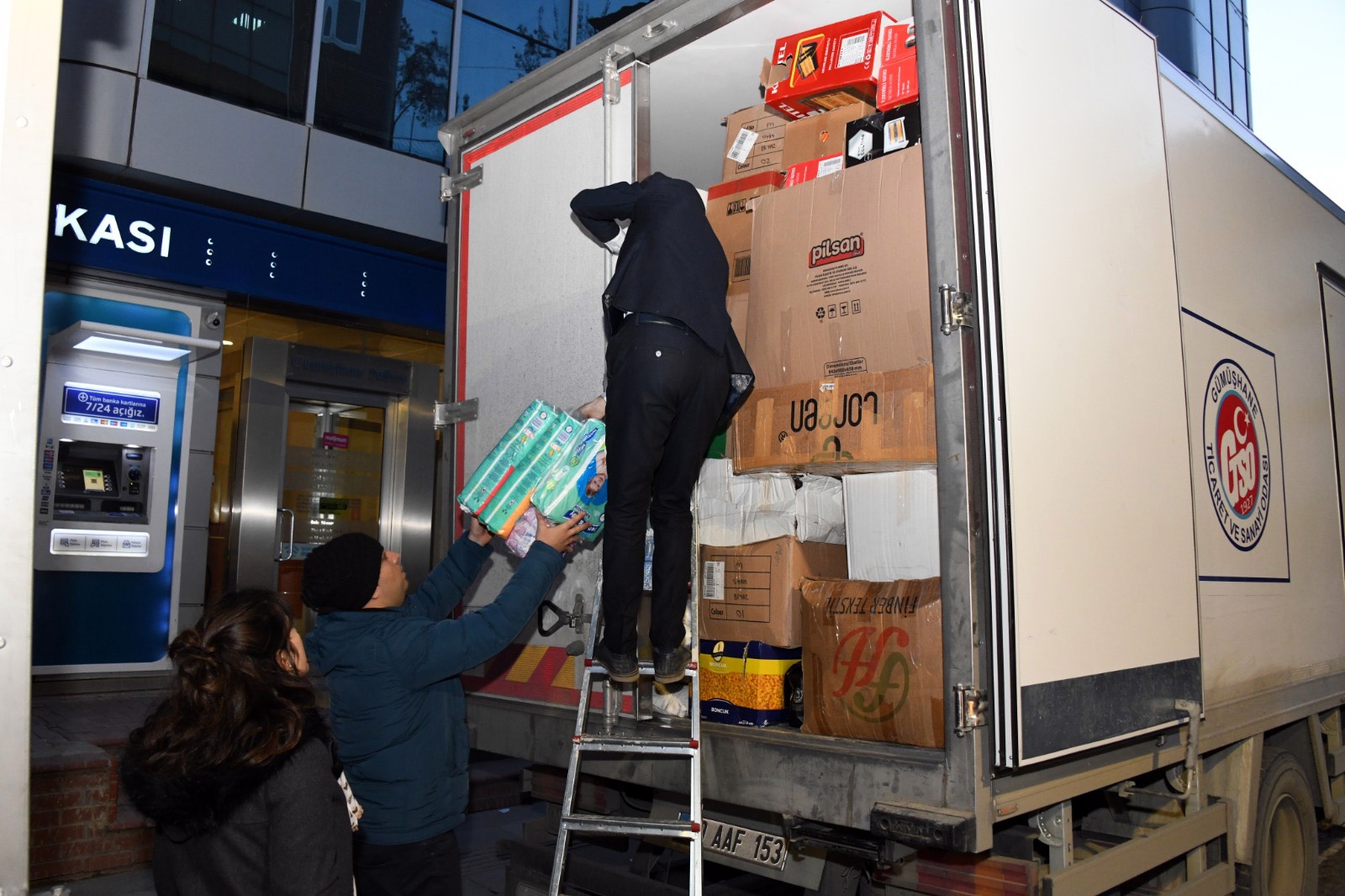 Gümüşhane’den Elazığ ve Malatya’ya yardım eli 3