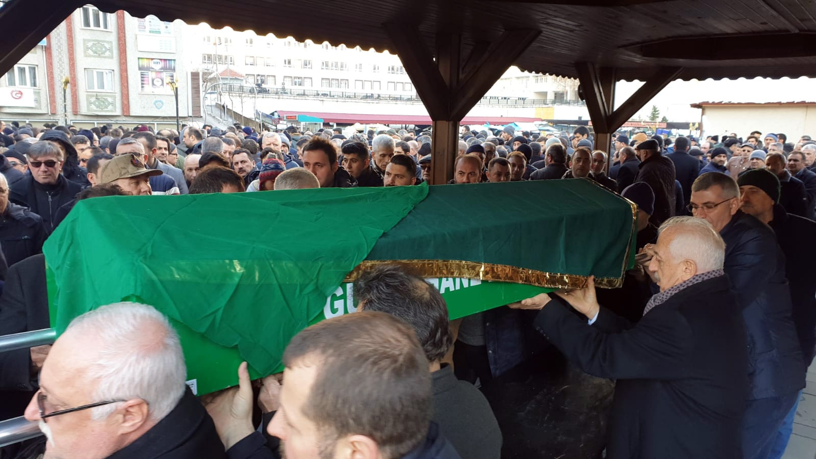 Pehlivan son yolculuğuna uğurlandı 10