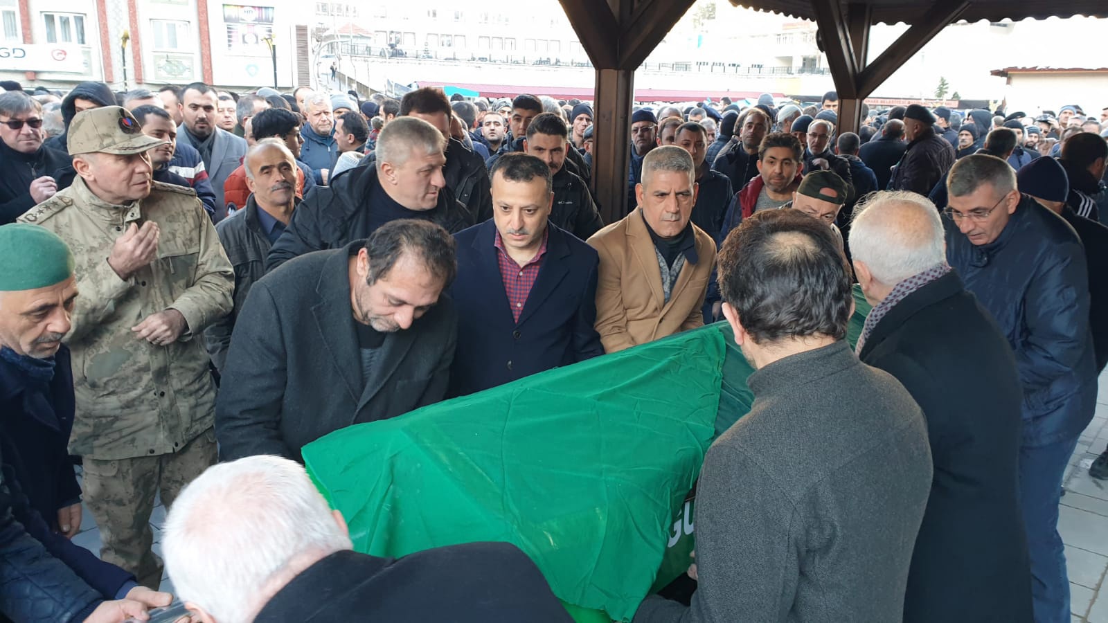 Pehlivan son yolculuğuna uğurlandı 3