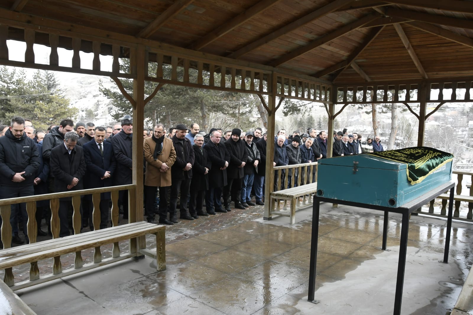 Uçan son yolculuğuna uğurlandı 8