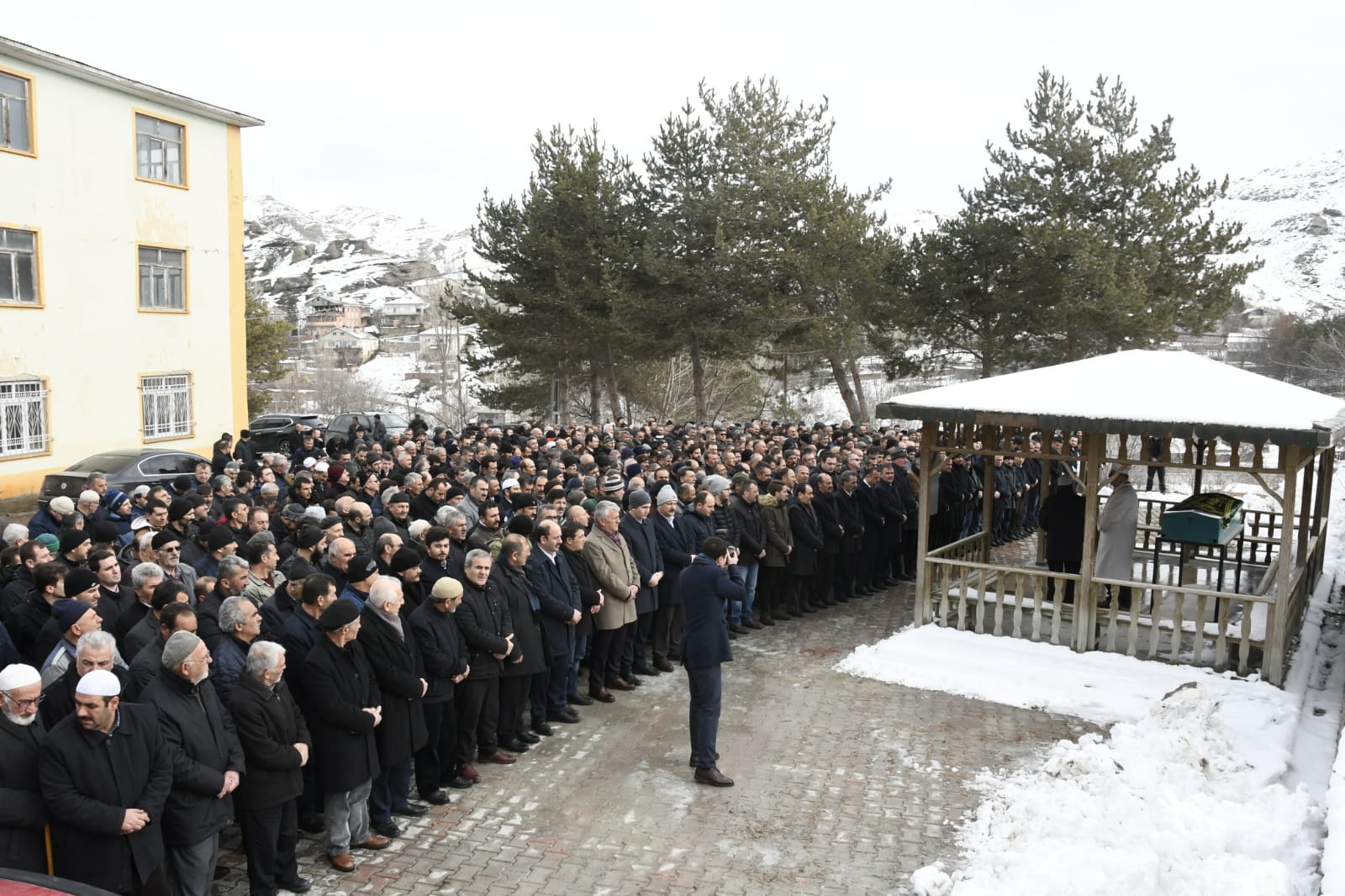 Uçan son yolculuğuna uğurlandı 7