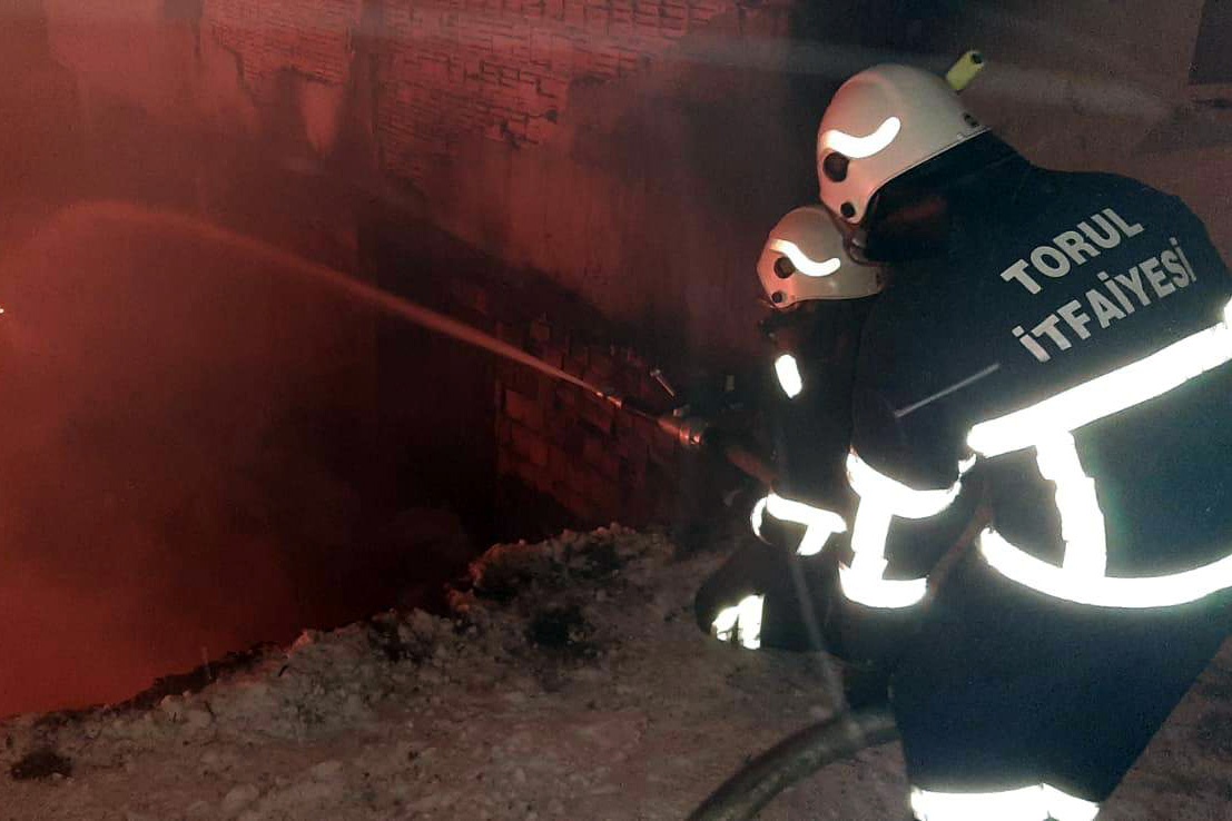 Torul’da korkutan yangın 5