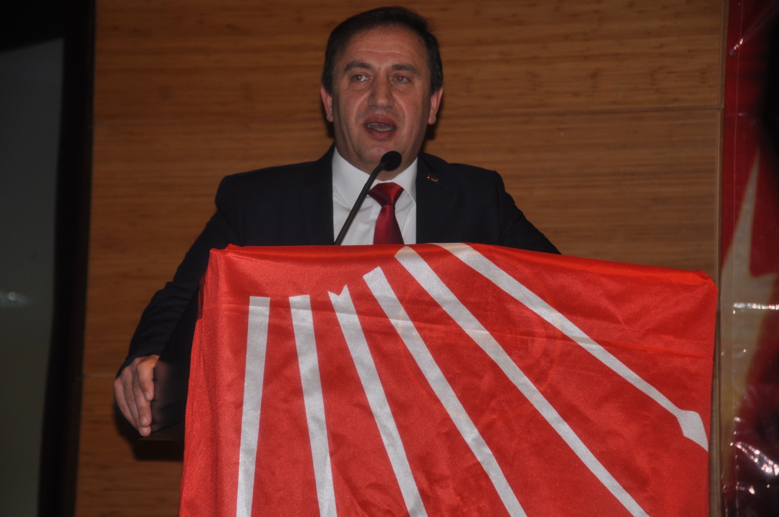 CHP’de il kongresi yapıldı, Ağaç yeniden başkan oldu 4