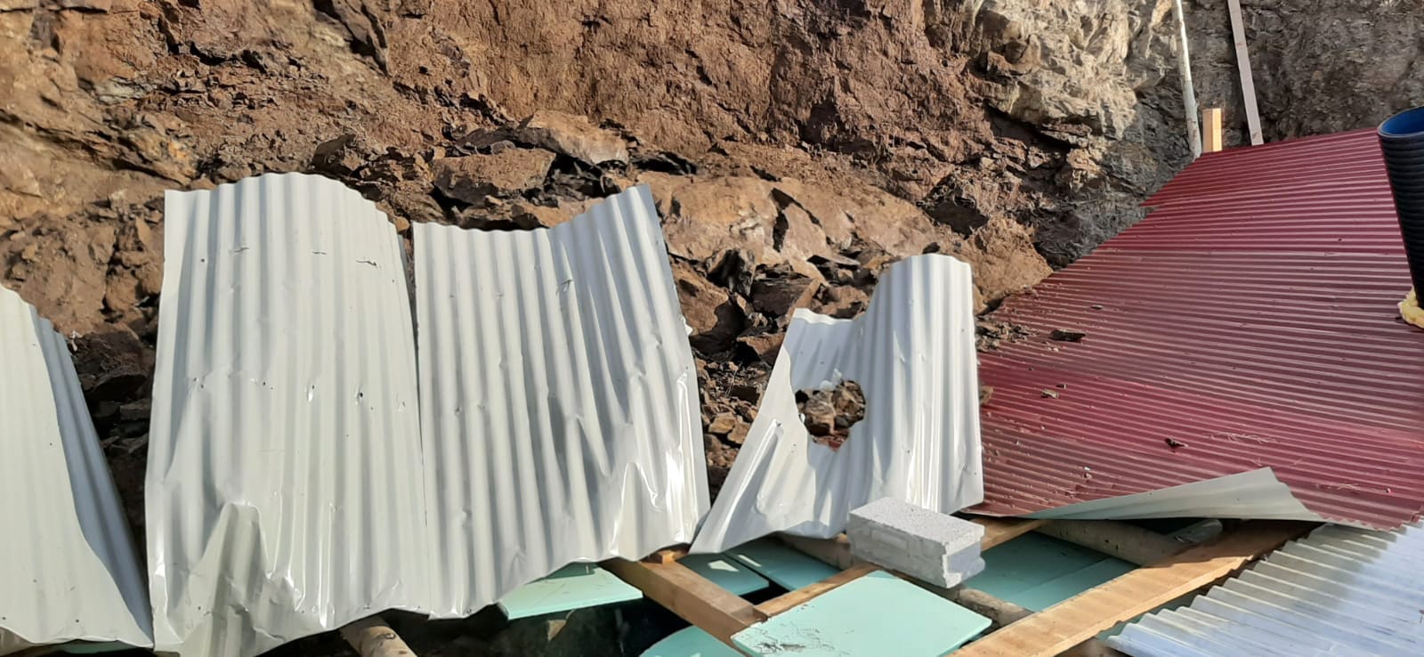 Genç çiftçinin 15 koyunu telef oldu, 60 koyunu kayboldu 4