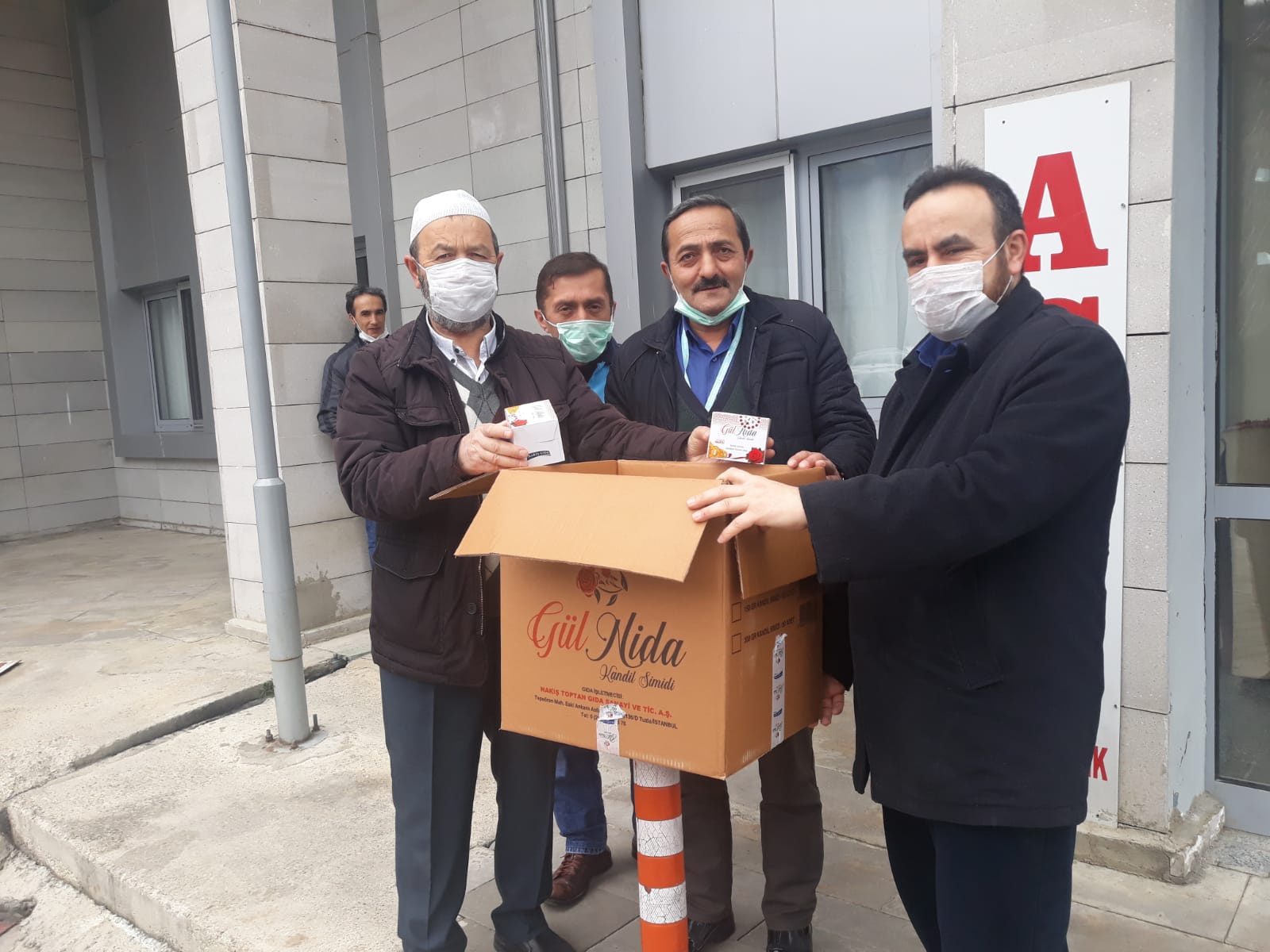 Semerkand Vakfı sağlık çalışanlarını Berat Kandilinde de unutmadı 1