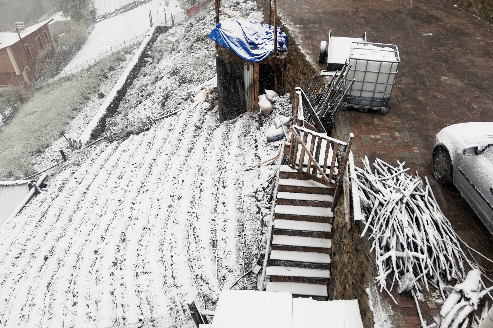 Gümüşhane’nin yüksek kesimlerine 23 Mayıs'ta kar sürprizi  13