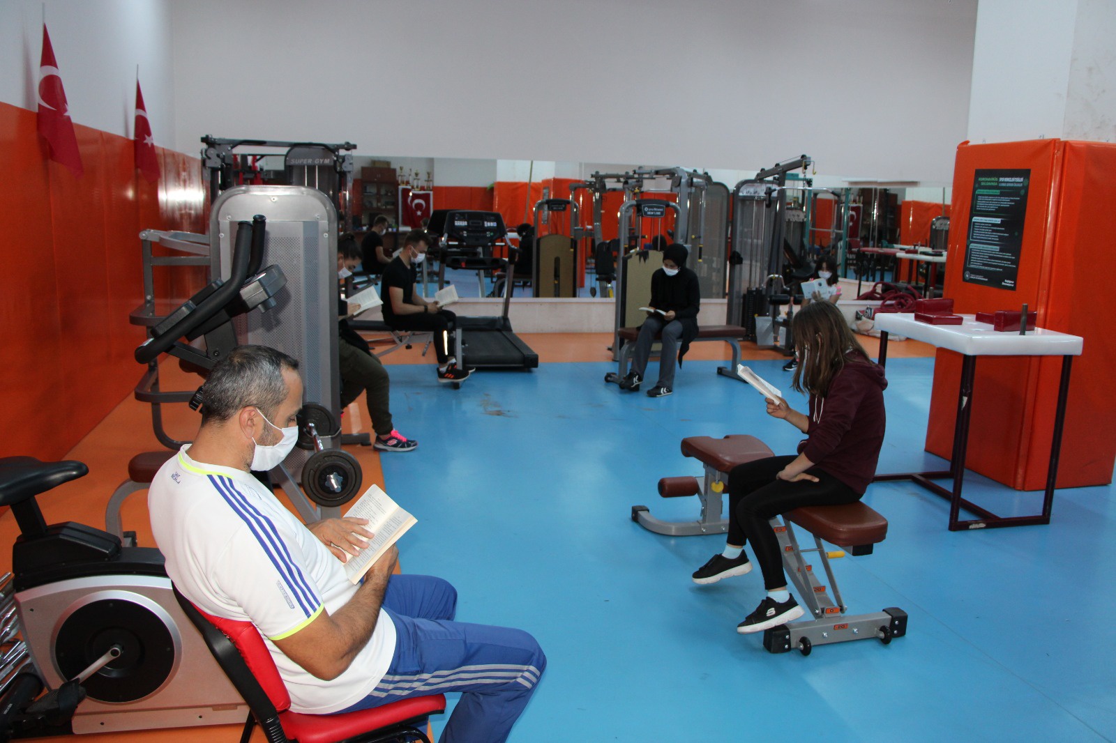 Gümüşhane’de sporcular her antrenmandan önce kitap okuyor 6