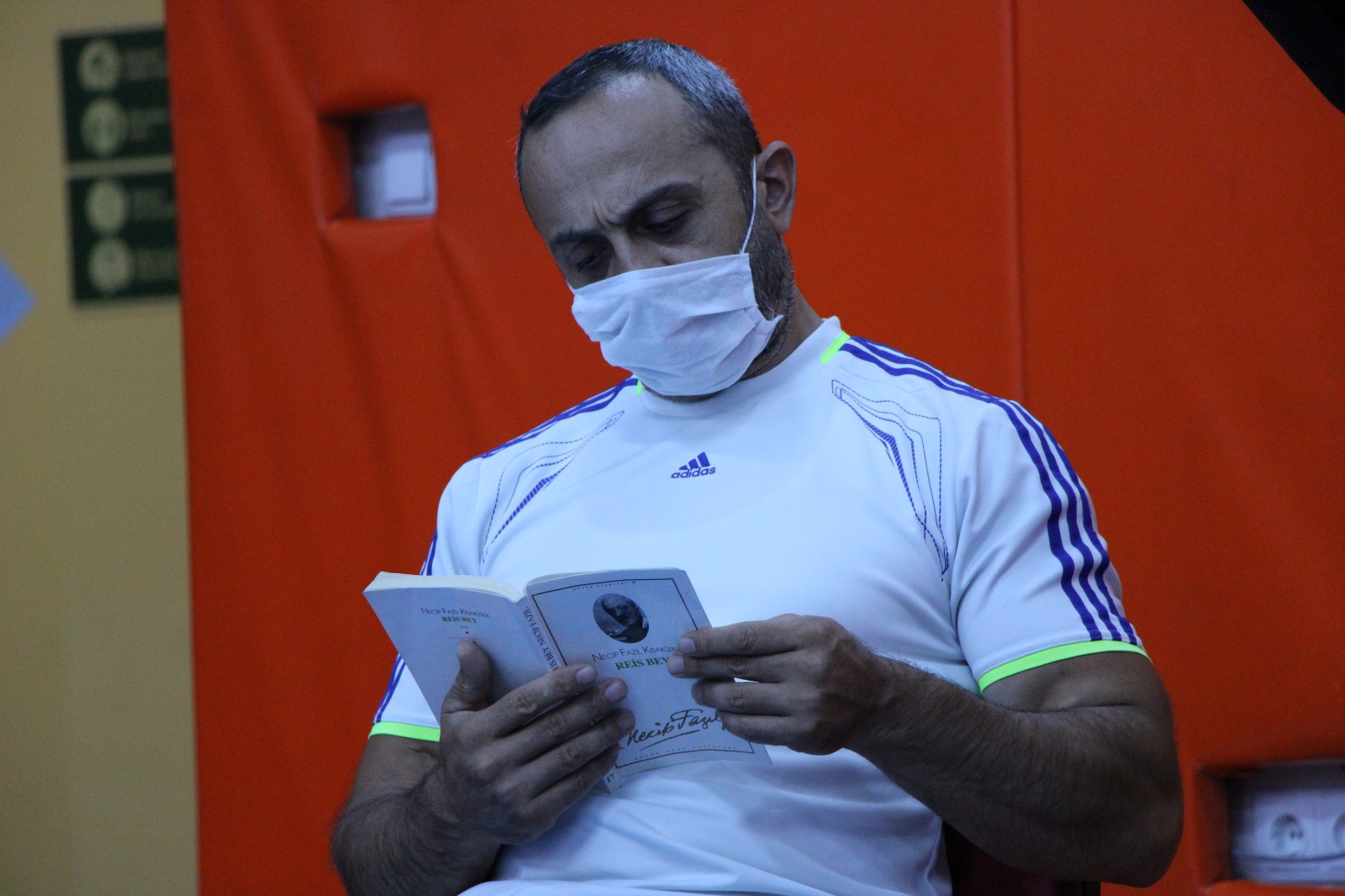 Gümüşhane’de sporcular her antrenmandan önce kitap okuyor 4