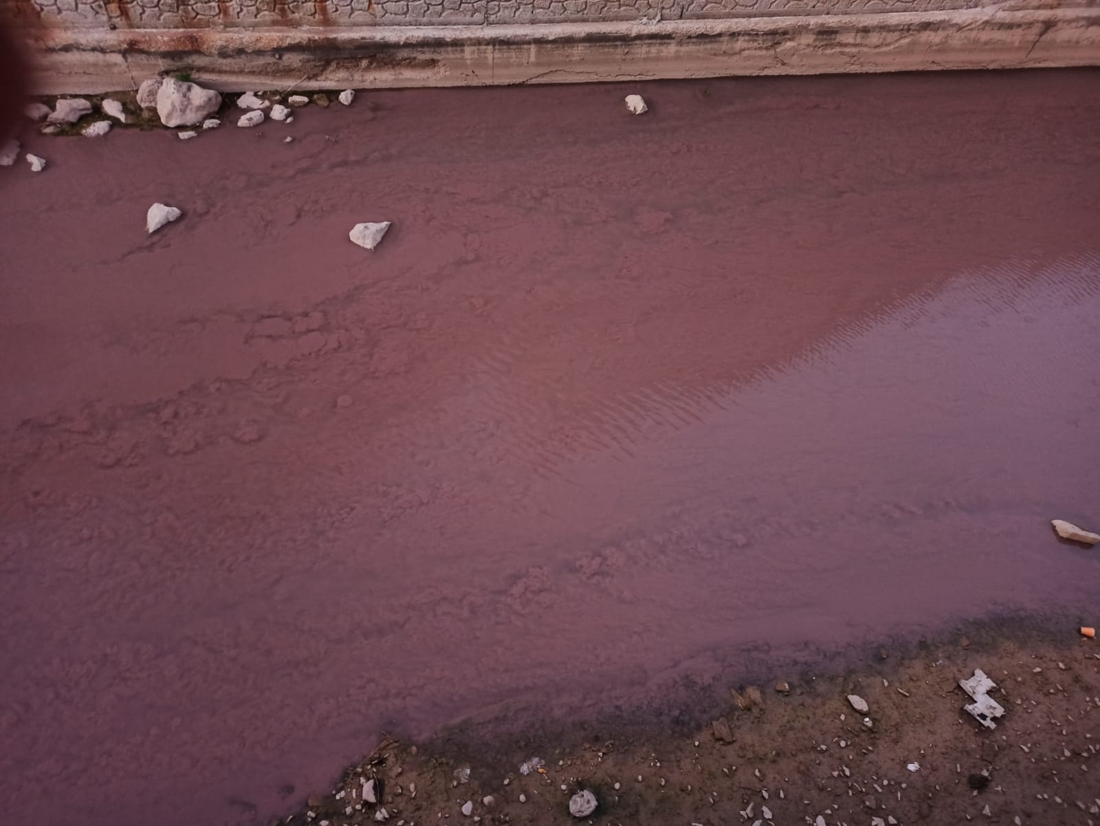 Harşit çayındaki bordo rengin sebebi oldu 1