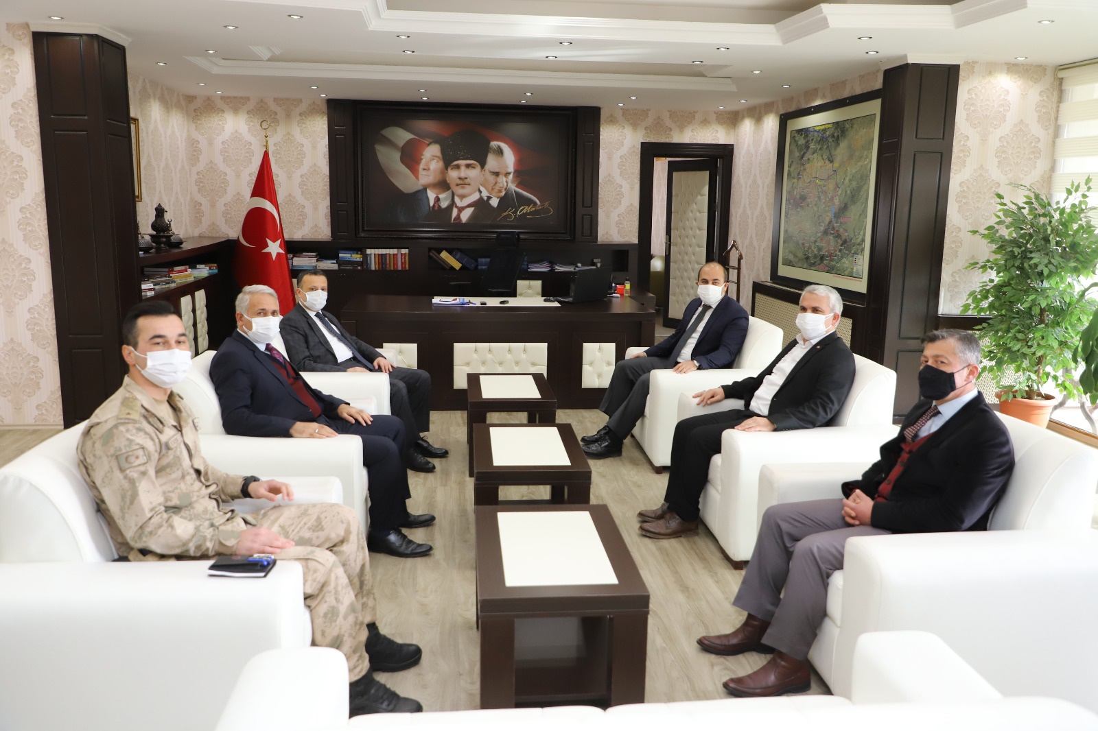 Vali ve Milletvekillerinden Kelkit temasları 2