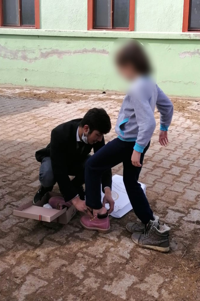 Ülkü Ocaklarından 210 çocuğa bot ve mont 5