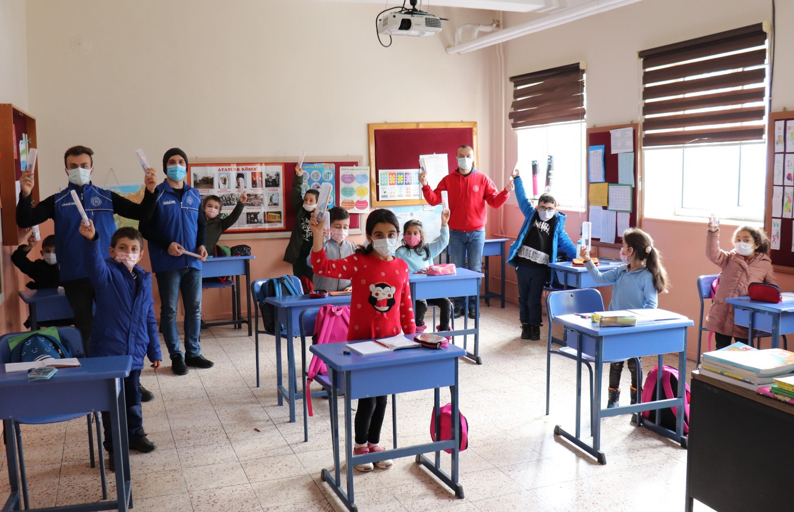 Gençlik Merkezi minik yürekler için köy okullarında 7