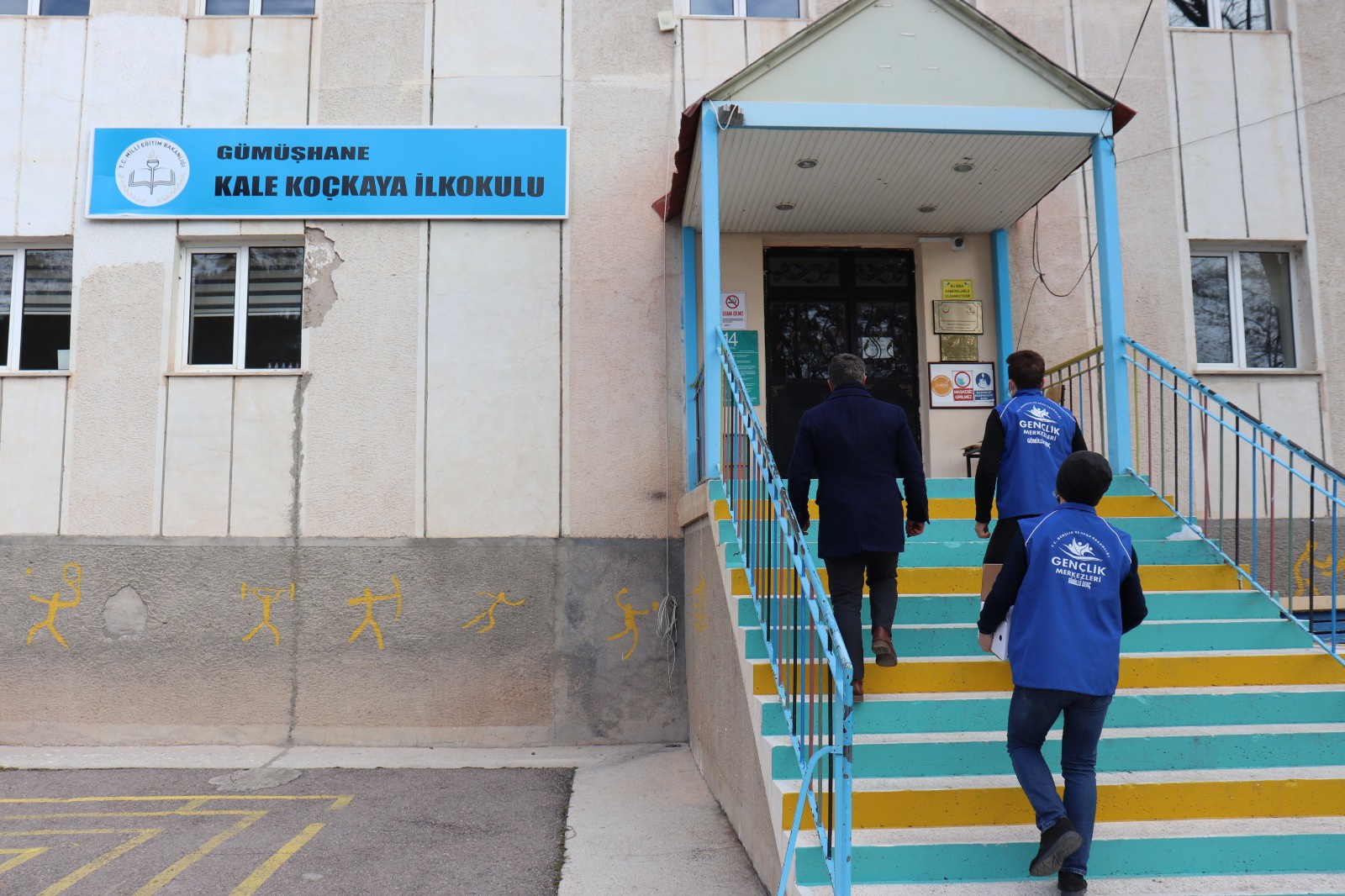 Gençlik Merkezi minik yürekler için köy okullarında 10