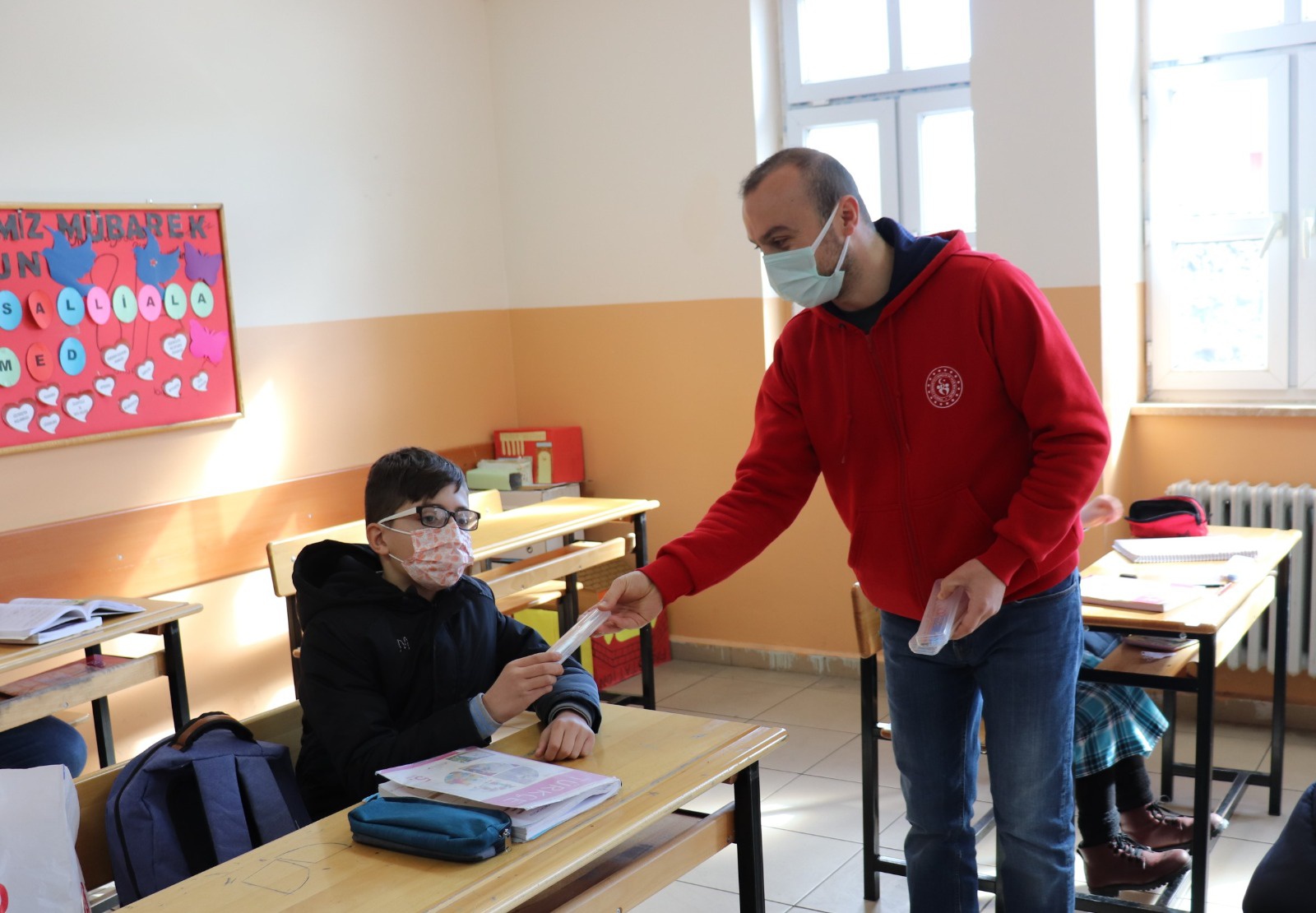 Gençlik Merkezi minik yürekler için köy okullarında 1