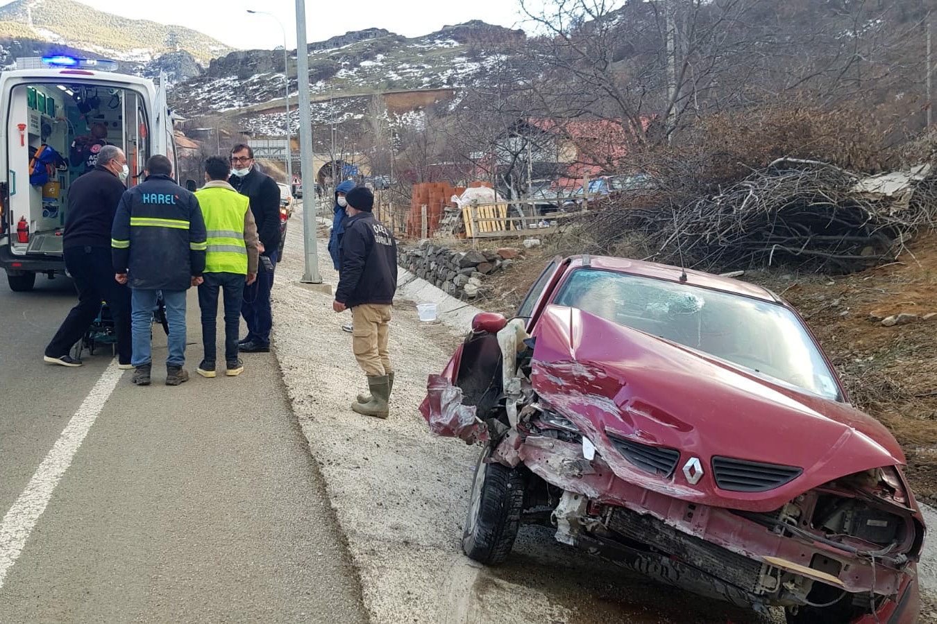 Gümüşhane’de trafik kazası: 2 yaralı 3