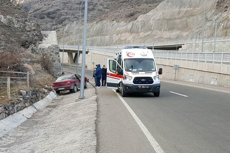Gümüşhane’de trafik kazası: 2 yaralı 1