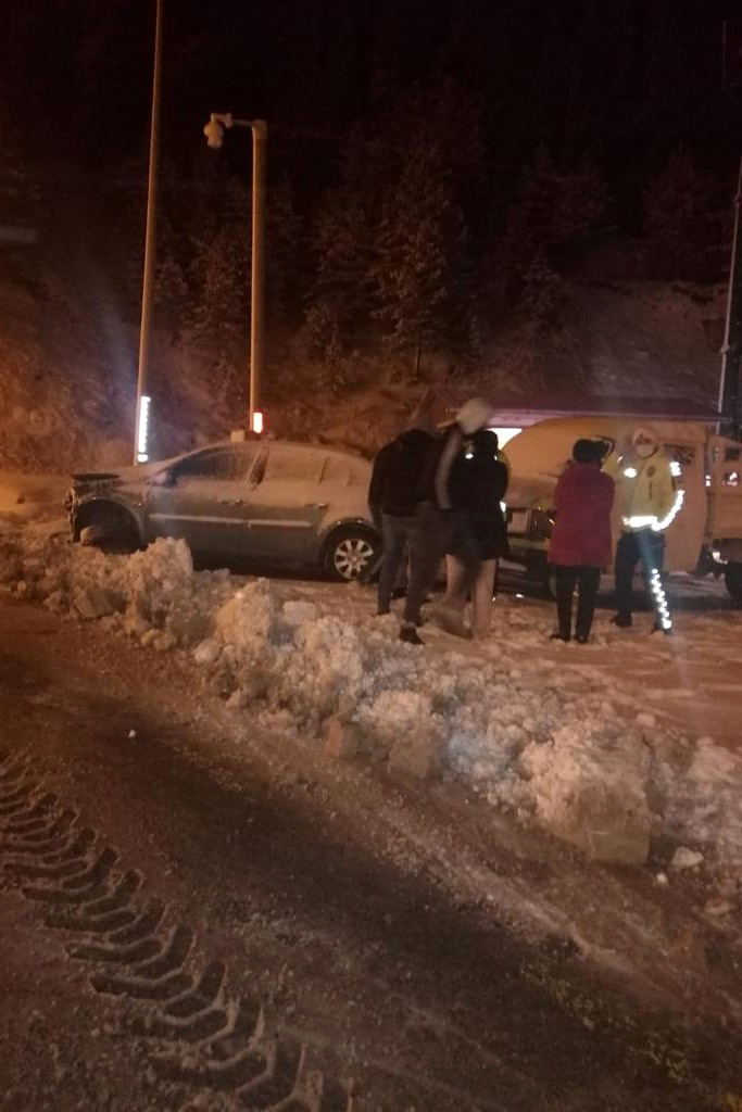 Zigana dağında trafik kazası: 1 yaralı 4