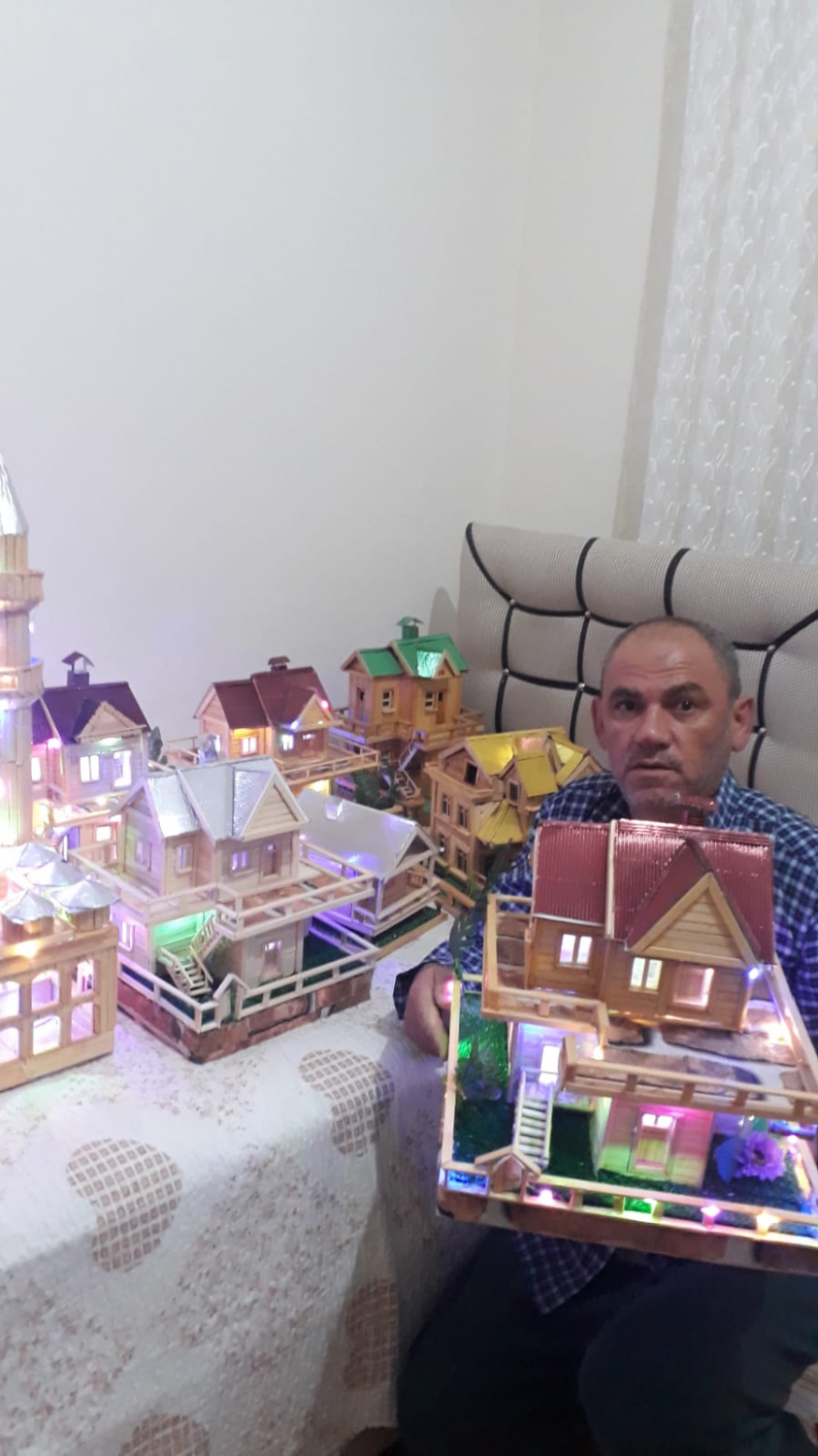 Kısıtlamada boş zamanlarını maket yaparak değerlendiriyor 3