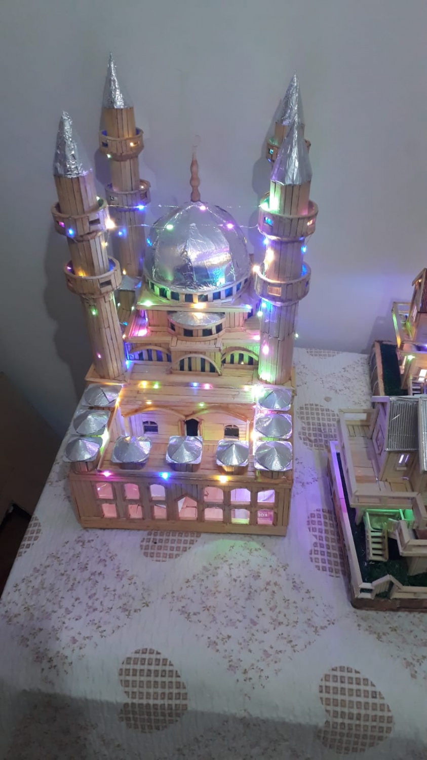 Kısıtlamada boş zamanlarını maket yaparak değerlendiriyor 4