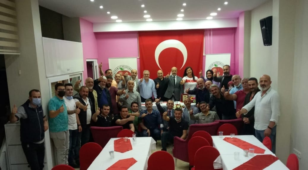 Üsküdar Gümüşhaneliler Derneğinden Mihriban Korkmaz’a Plaket 8