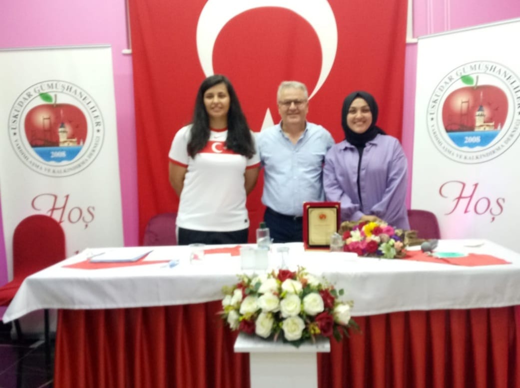 Üsküdar Gümüşhaneliler Derneğinden Mihriban Korkmaz’a Plaket 3