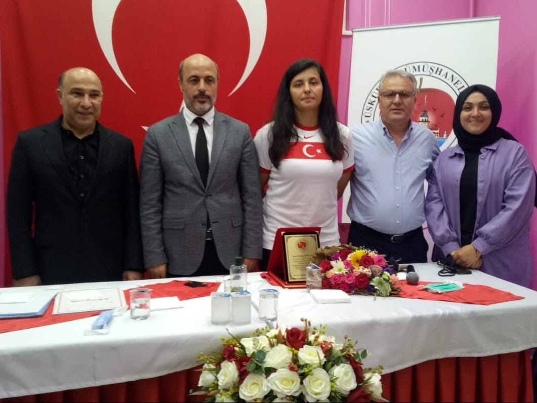 Üsküdar Gümüşhaneliler Derneğinden Mihriban Korkmaz’a Plaket 5