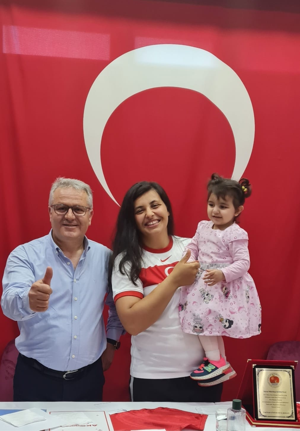 Üsküdar Gümüşhaneliler Derneğinden Mihriban Korkmaz’a Plaket 6