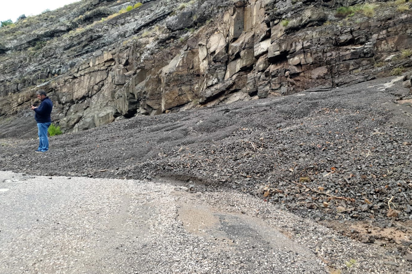 Gümüşhane’de 10 dakika süren dolu ve yağmur sele neden oldu 15