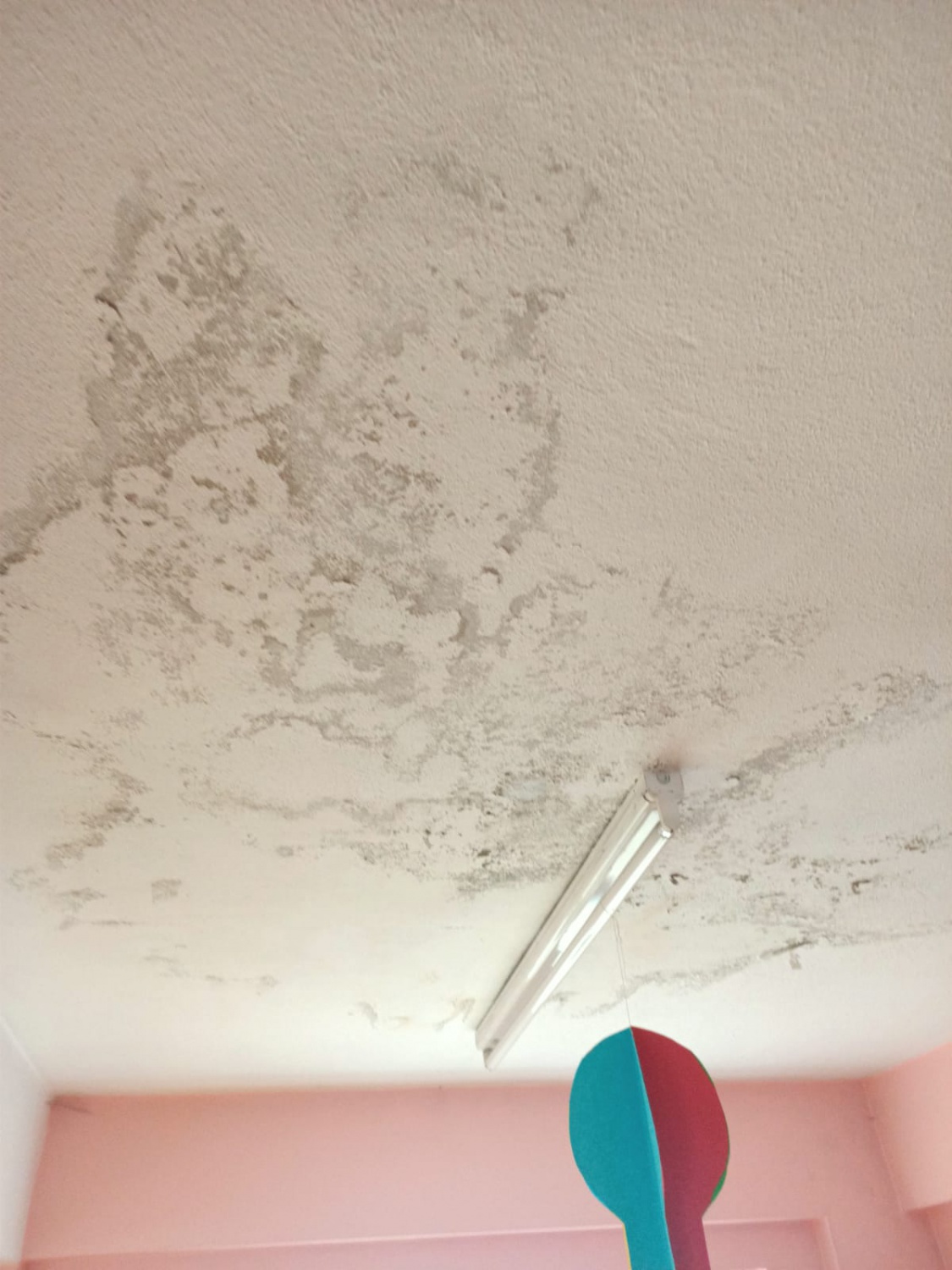 Gümüşhane’deki en uzak köy okulunun tamiratını polisler yaptı 5