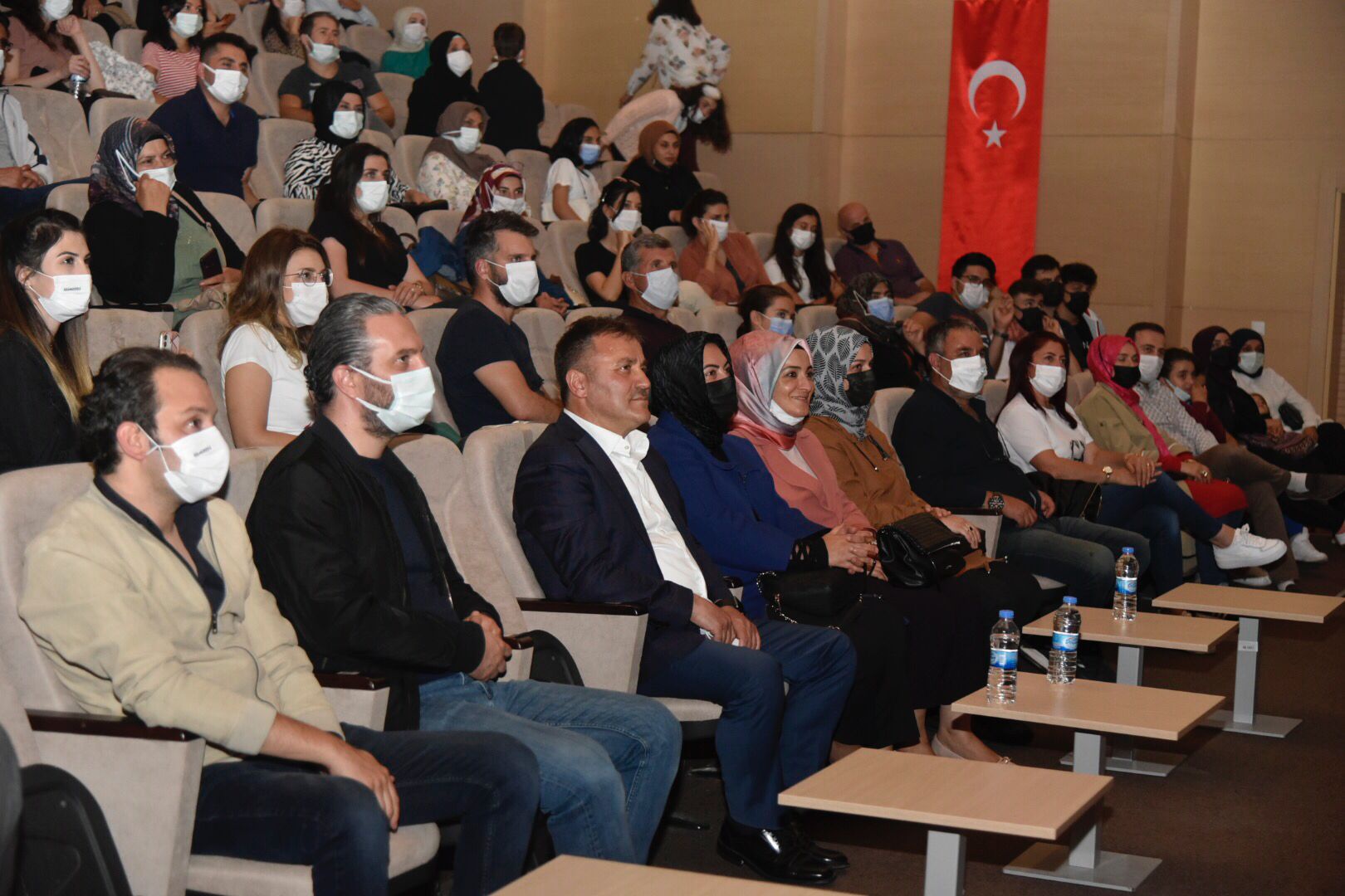 Hey Gidi Günler sahnelendi 14