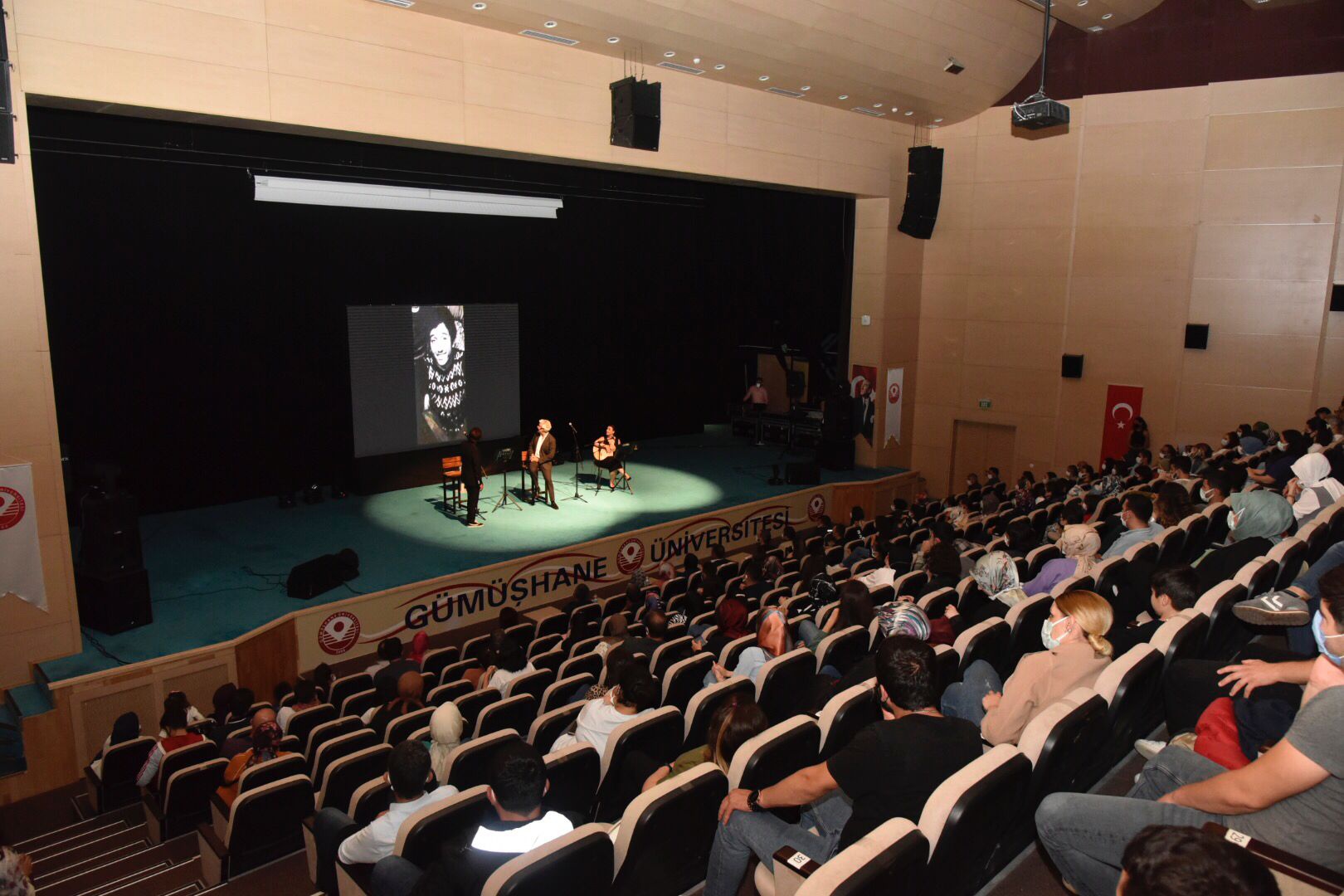 Hey Gidi Günler sahnelendi 7