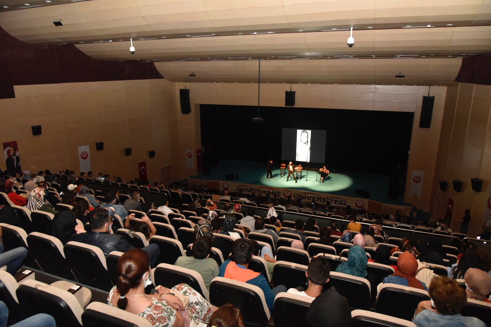 Hey Gidi Günler sahnelendi 8