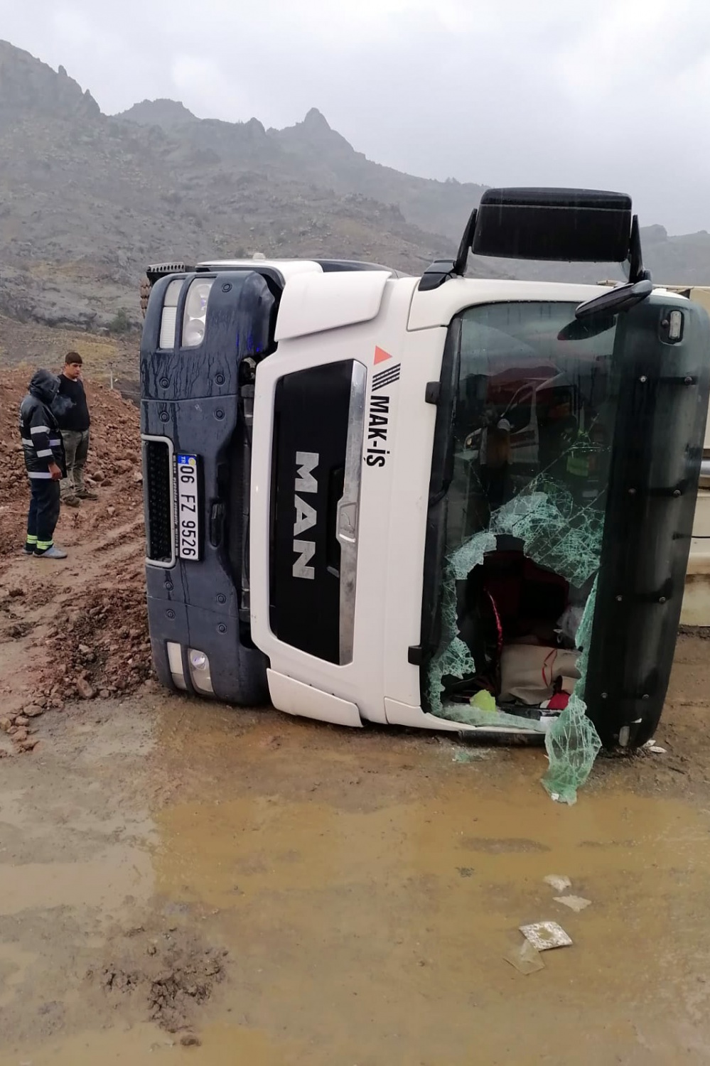 Gümüşhane'de 2 kaza: 4 yaralı 1