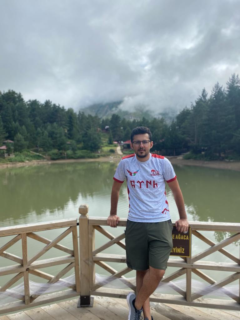 Bisikletiyle Karabağ’a gidiyor 1