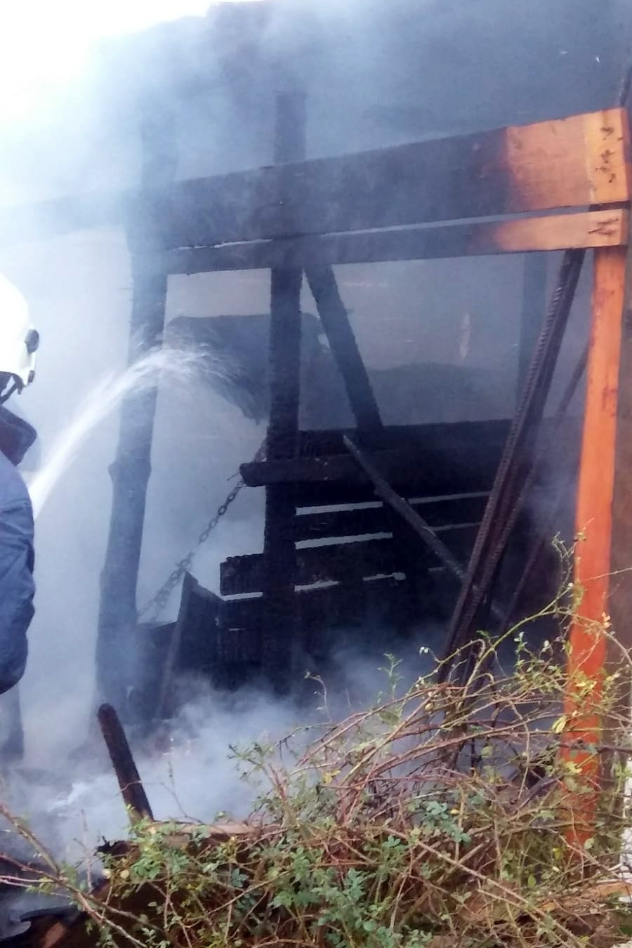 Gümüşhane’de ahır yangını 4