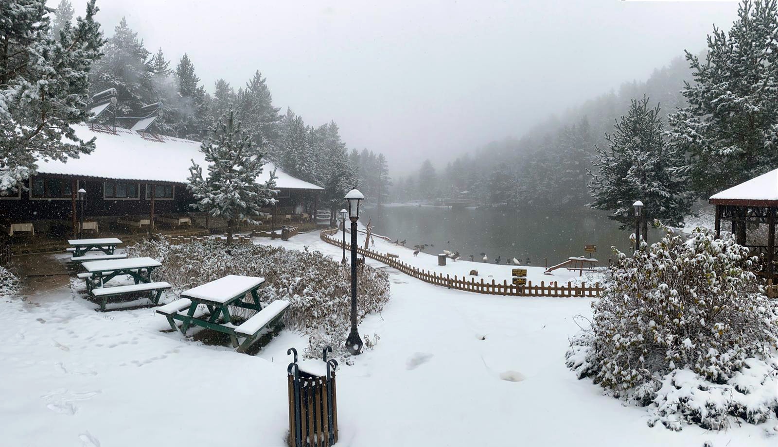 Limni gölü beyaza büründü 2