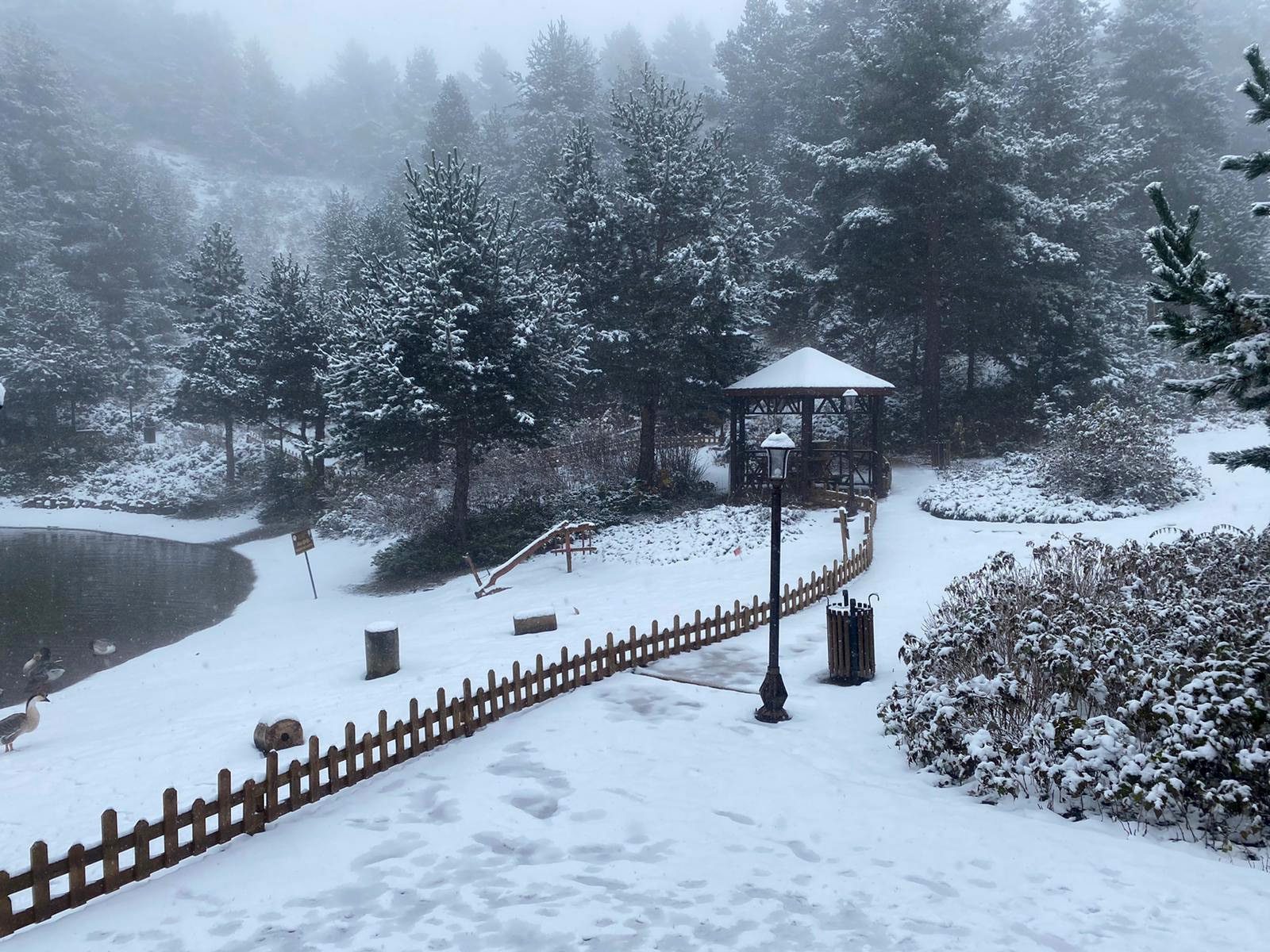 Limni gölü beyaza büründü 4