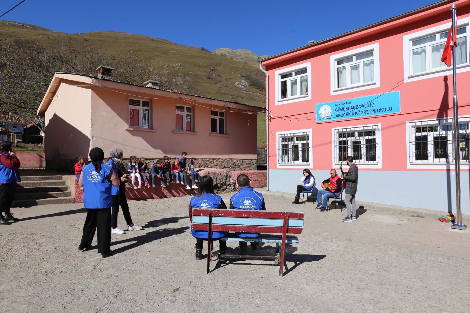 Gençlik Merkezi Akocak köy okulunda 4