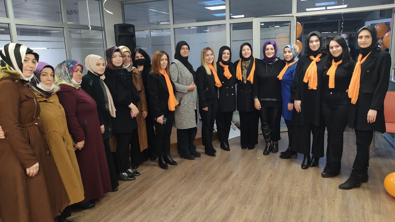 Sağlık-Sen Kadın Kolları Kadına Şiddete dikkat çekti 13